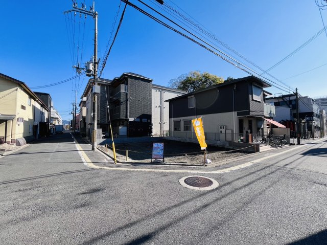 西ノ京原町1号地　条件付土地の前面道路含む現地写真