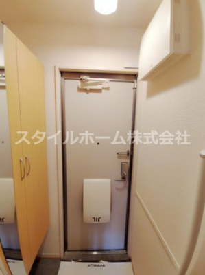 【玄関】 | Ｄ－ｒｏｏｍやまは　B | イメージ写真です。