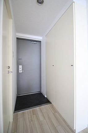 RICイーストコート２番街の玄関