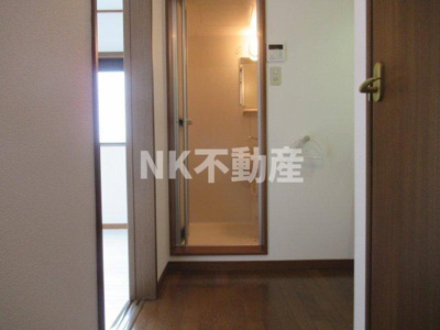 【内装】 | ランドハウス（弥刀賃貸） | 明るい色調の室内です