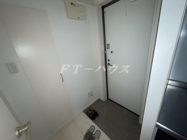 アレーゼ本大久保の玄関