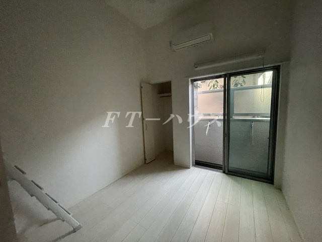 アレーゼ本大久保の居間・リビング