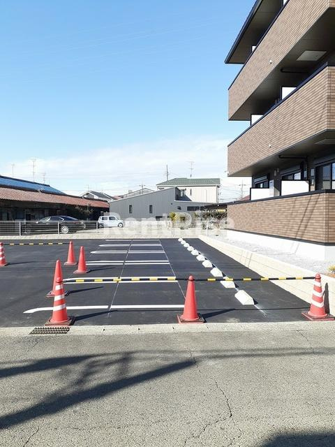 アルドーレ・Ｙの駐車場