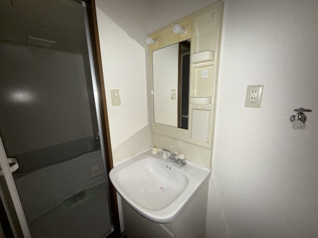 パーソナル飯田１２の洗面所