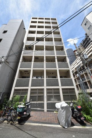 アクア阿波座の外観