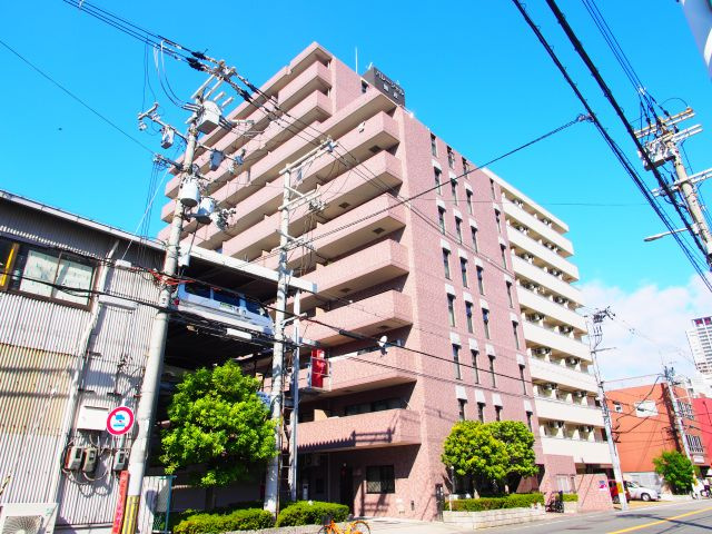 パレーシャル難波の外観