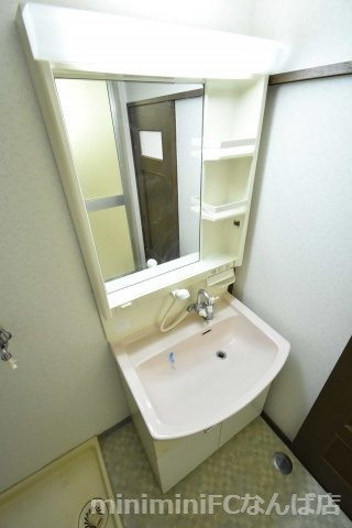 パレーシャル難波の独立洗面台