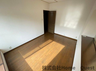 【洋室】 | 久宝園2丁目貸家