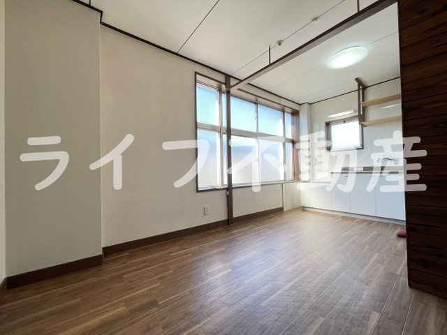 ニュー高井田マンションの居間・リビング|居間です