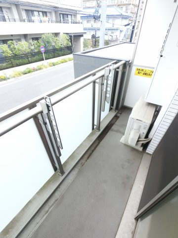 レオ四拾八番館のバルコニー