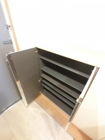 レオ四拾八番館の収納