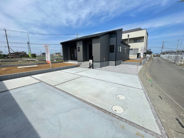 上里町三町（全8棟）1号棟の駐車場|駐車場の用意があります