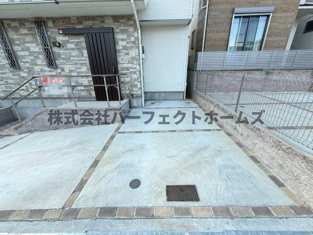 村野本町戸建　賃貸の駐車場|車をお持ちの方に嬉しい駐車場付きの物件です