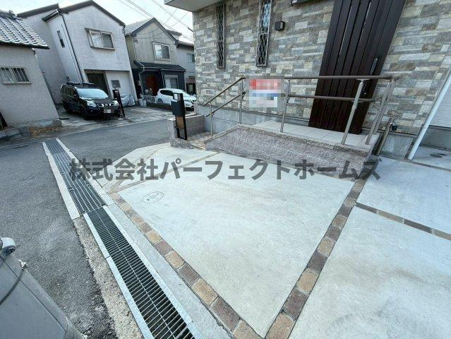 村野本町戸建　賃貸の駐車場|駐車場があります