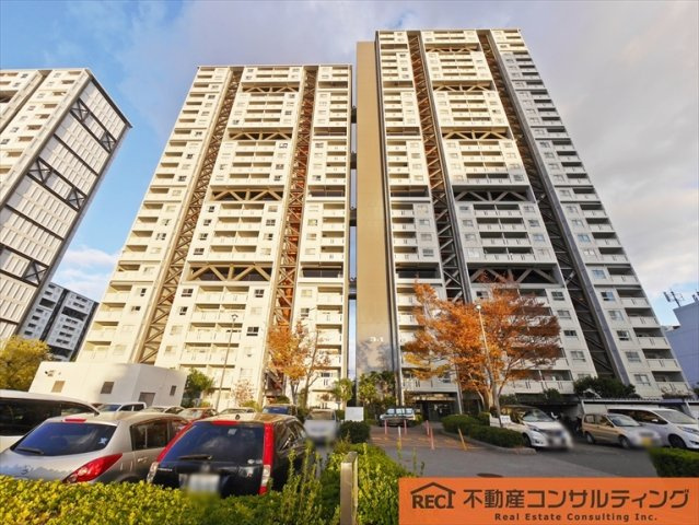 アステム芦屋D棟の外観
