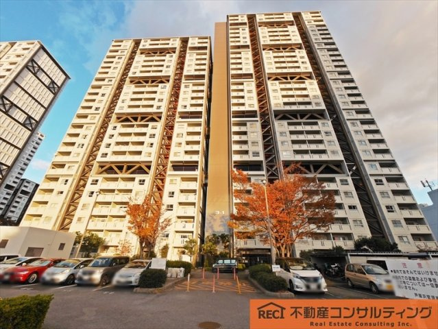 アステム芦屋D棟の外観