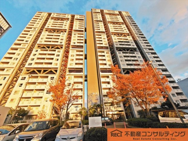 アステム芦屋D棟の外観