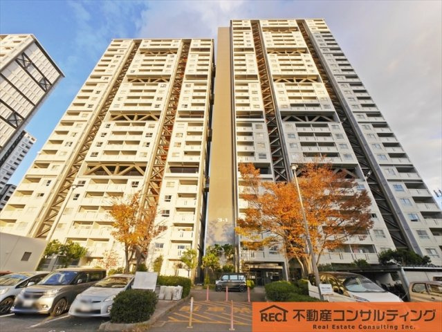 アステム芦屋D棟の外観