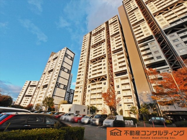 アステム芦屋D棟の外観