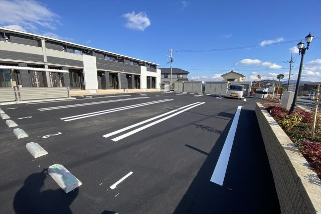 アヴェニール　アンの駐車場