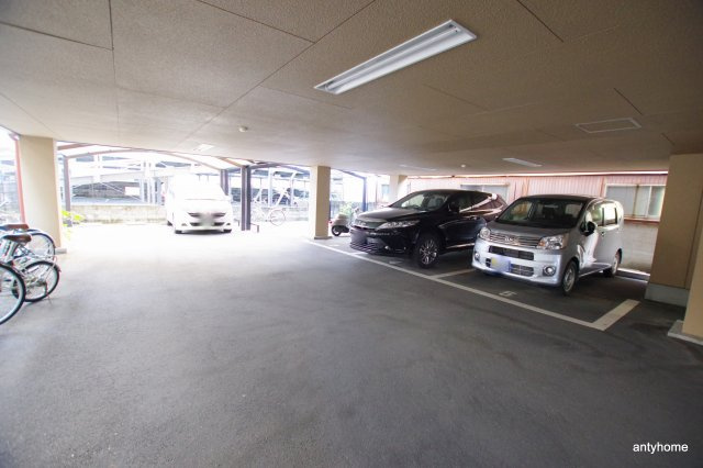 デイ・ブレイク　仲介手数料無料の駐車場