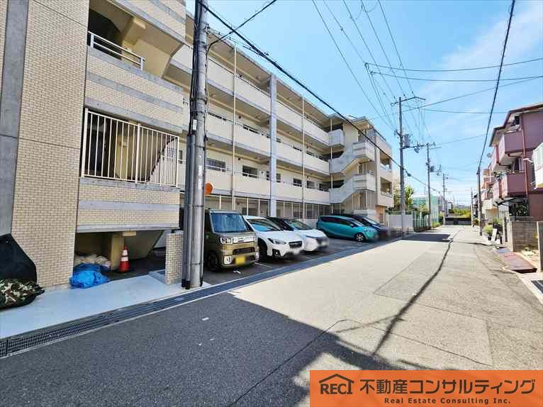 ワコーレ甲南山手リンクスの駐車場