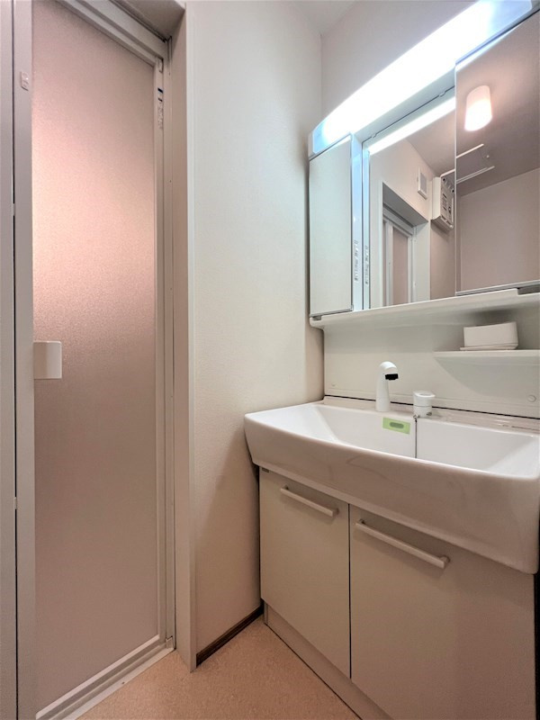 カーサ・セレーノの独立洗面台