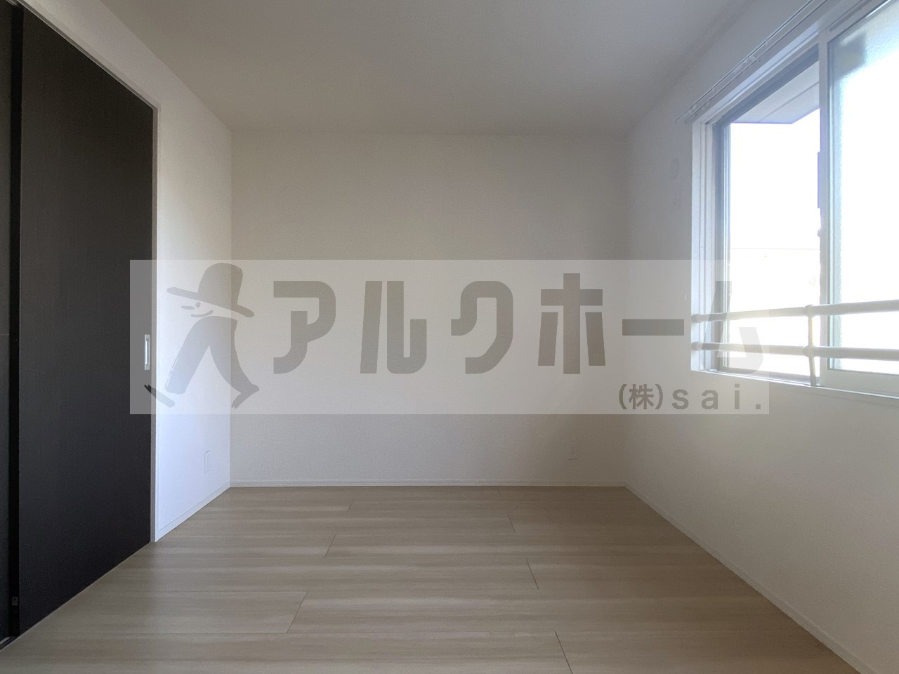 カーサデルソーレの洋室