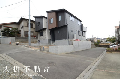 【前面道路含む現地写真】 | 海老名市大谷北2丁目　新築戸建て　全2棟　【仲介手数料無料】