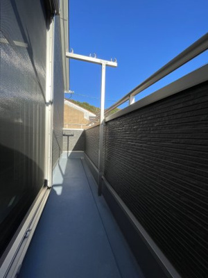 【バルコニー】 | 衣川３丁目 | 朝の澄んだ空気や、夕方に吹く清々しい風を感じられるバルコニー。