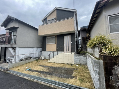 【外観】 | 衣川３丁目 | 採光や風通しを考えて設計された間取り。優雅なひと時をお過ごしいただける筈です。