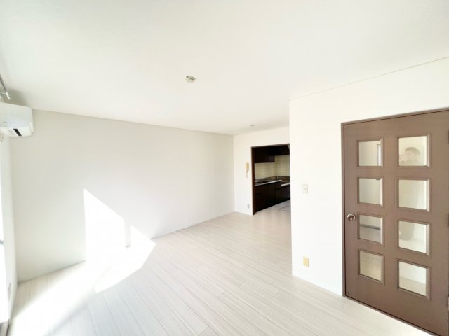 メゾン・ミキの居間・リビング|ゆったり過ごせる居間です