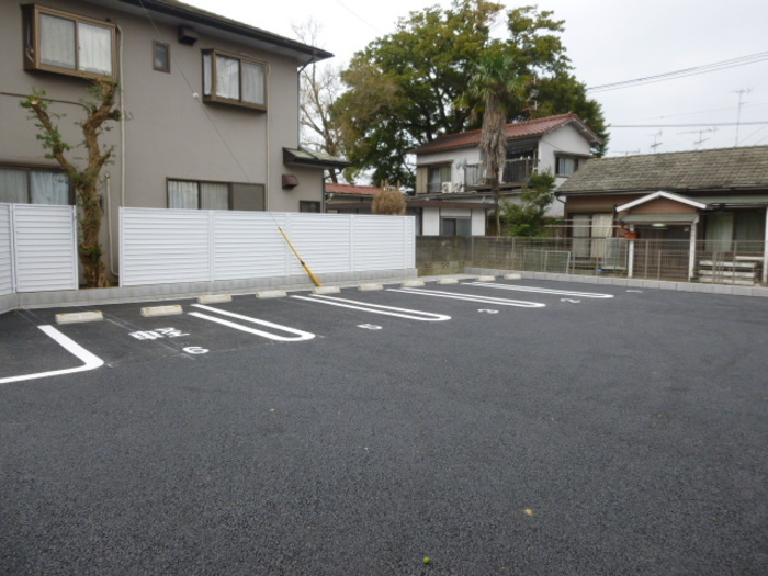 ミーツⅡの駐車場