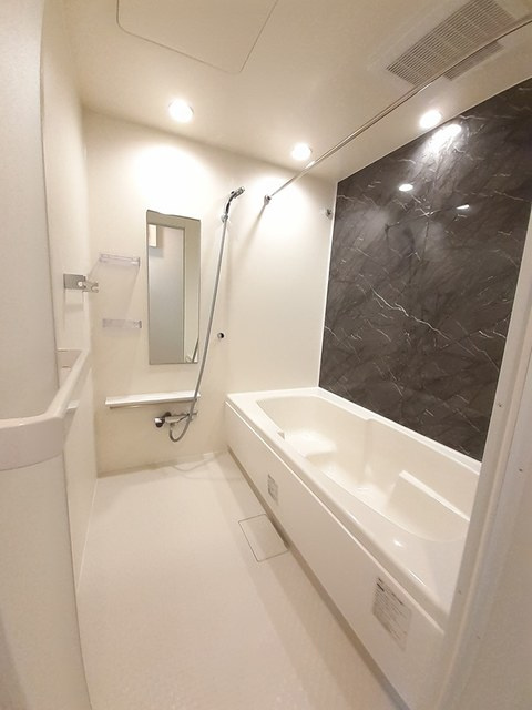 アジュール　Bの浴室