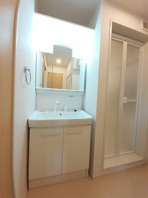 アジュール　Bの独立洗面台