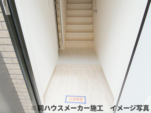 フェルメゾン日野台の玄関|※同ハウスメーカー施工　イメージ