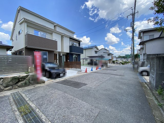 中古戸建　相田7丁目(Ａ／ＡＢ）の前面道路含む現地写真