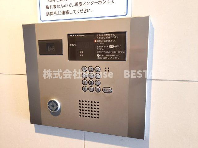 シャーメゾン神戸のエントランス