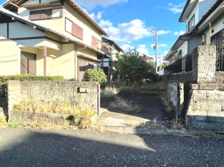 【駐車場】 | 敷地面積約60坪！駐車スペースもございます！お庭付一戸建てを是非ご見学下さい！