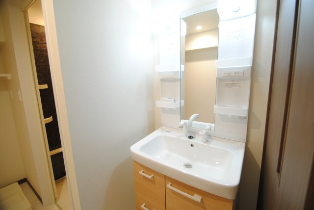 ＲｅＭＩＮＥ（リ・ミネ）の独立洗面台