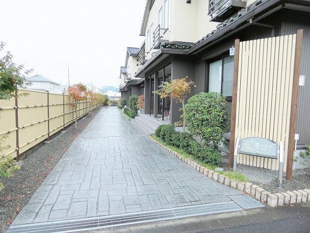 雅壱番館のエントランス