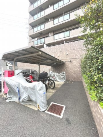 【駐車場】 | ファミール亀有弐番館 | バイク置き場も完備されています。