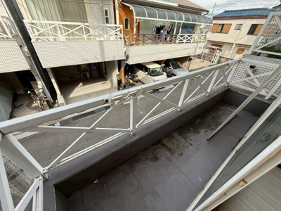 【バルコニー】 | 高鷲８丁目貸家