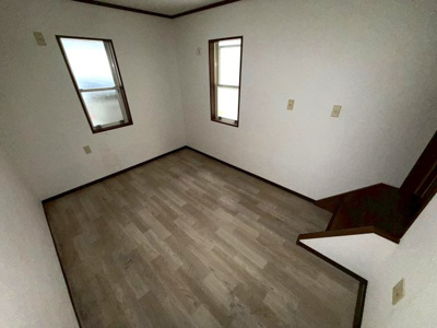 【洋室】 | 高鷲８丁目貸家