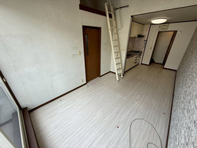 【居間・リビング】 | 高鷲８丁目貸家