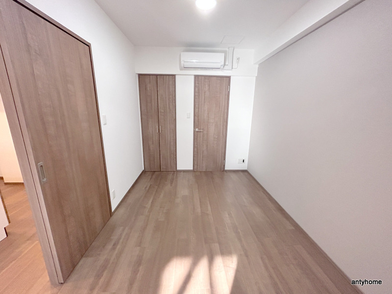 スプランディッド難波WESTⅢ　仲介手数料の洋室
