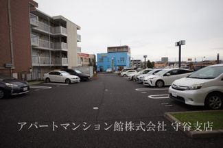 【駐車場】