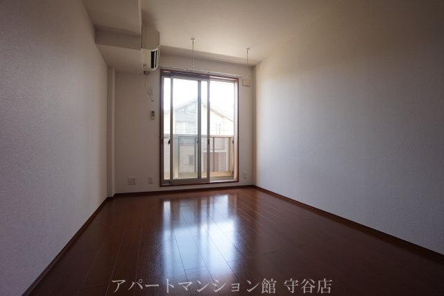 第二AMビルの寝室