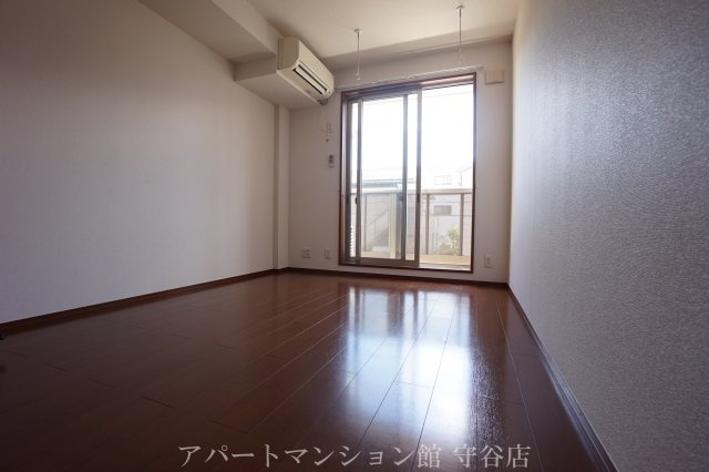 第二AMビルの洋室