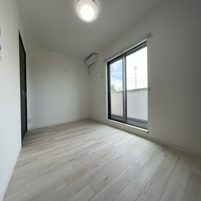 【洋室】 | カサデルソル岩槻 | 明るい洋室です